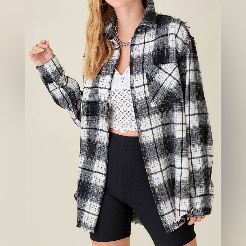 NWT La Miel Raw Edge Button Down Plaid Oversized Flannel Top - Picture 2 of 6